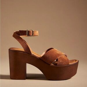 Seychelles like new suede Platform Sandals with Chunky wood Heel